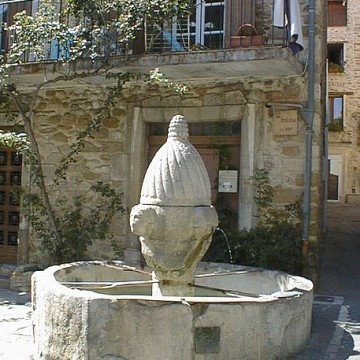 fontaine de mirabel aux baronnies