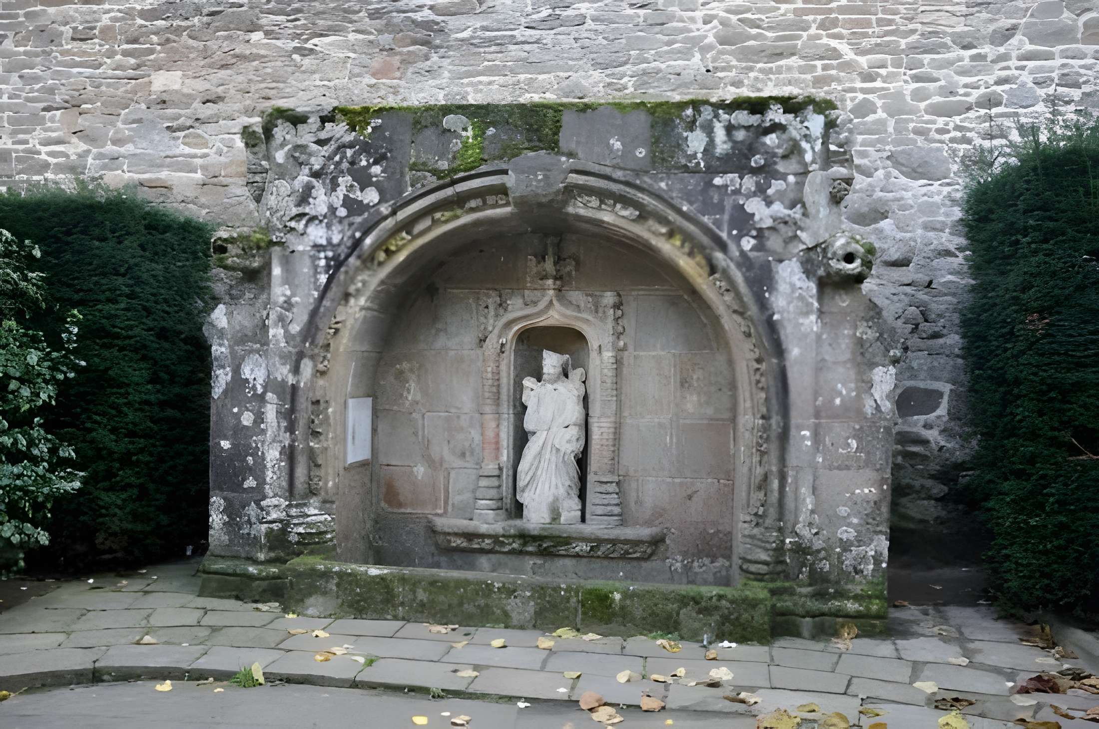 Fontaine de Notre-Dame de la Porte de Quintin 