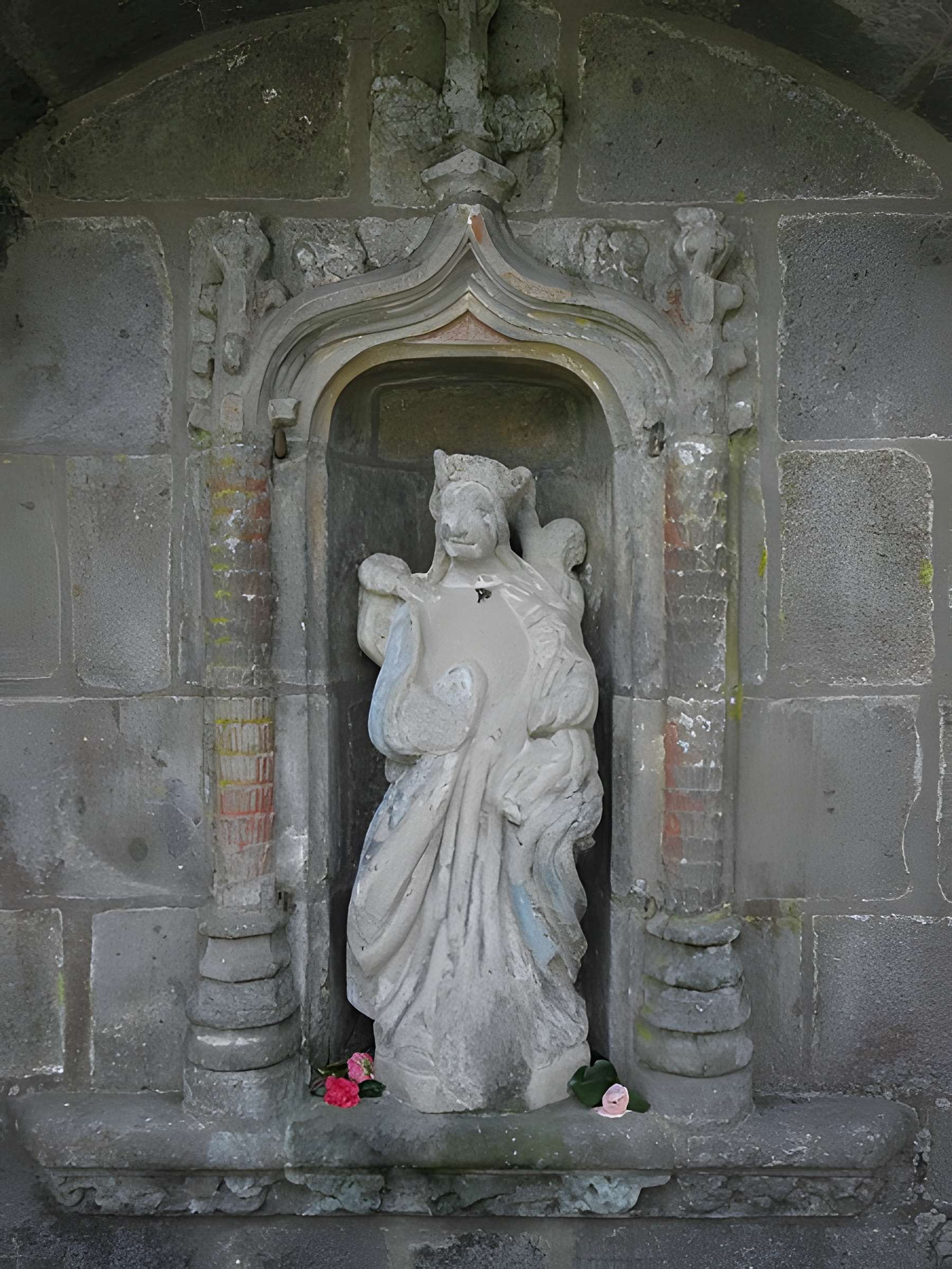 Fontaine de Notre-Dame de la Porte de Quintin