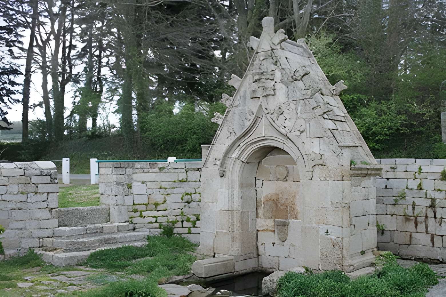 Fontaine de Saint-Bieuzy à Bieuzy 