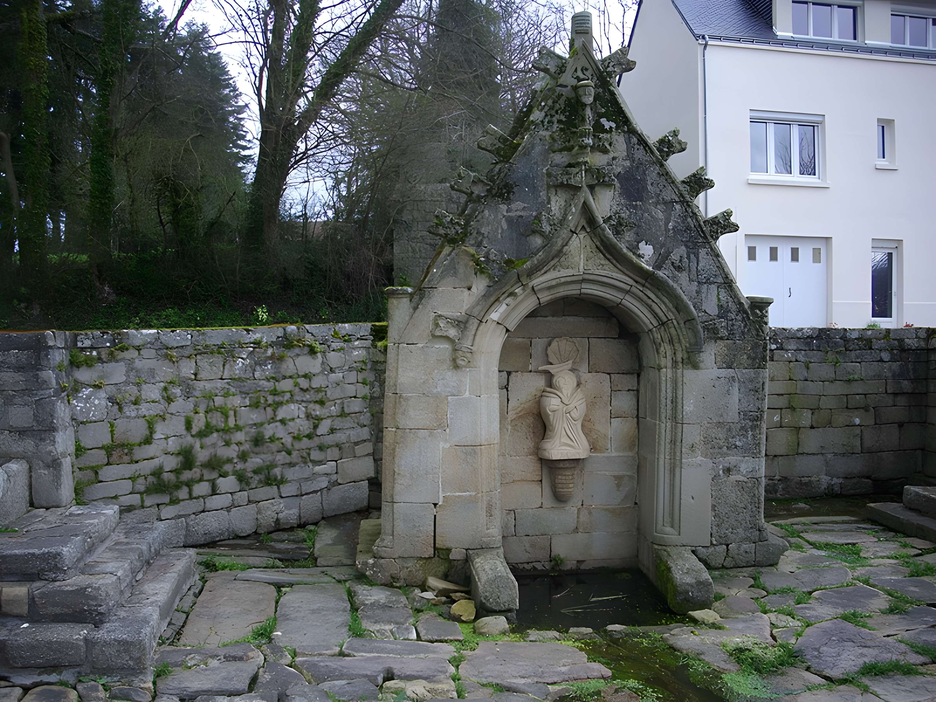 Fontaine de Saint-Bieuzy à Bieuzy