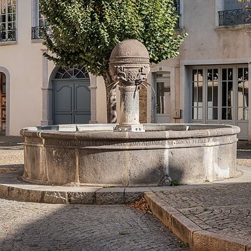 Fontaine de Vic-le-Comte