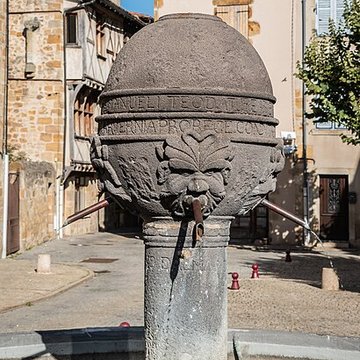 Fontaine de Vic-le-Comte