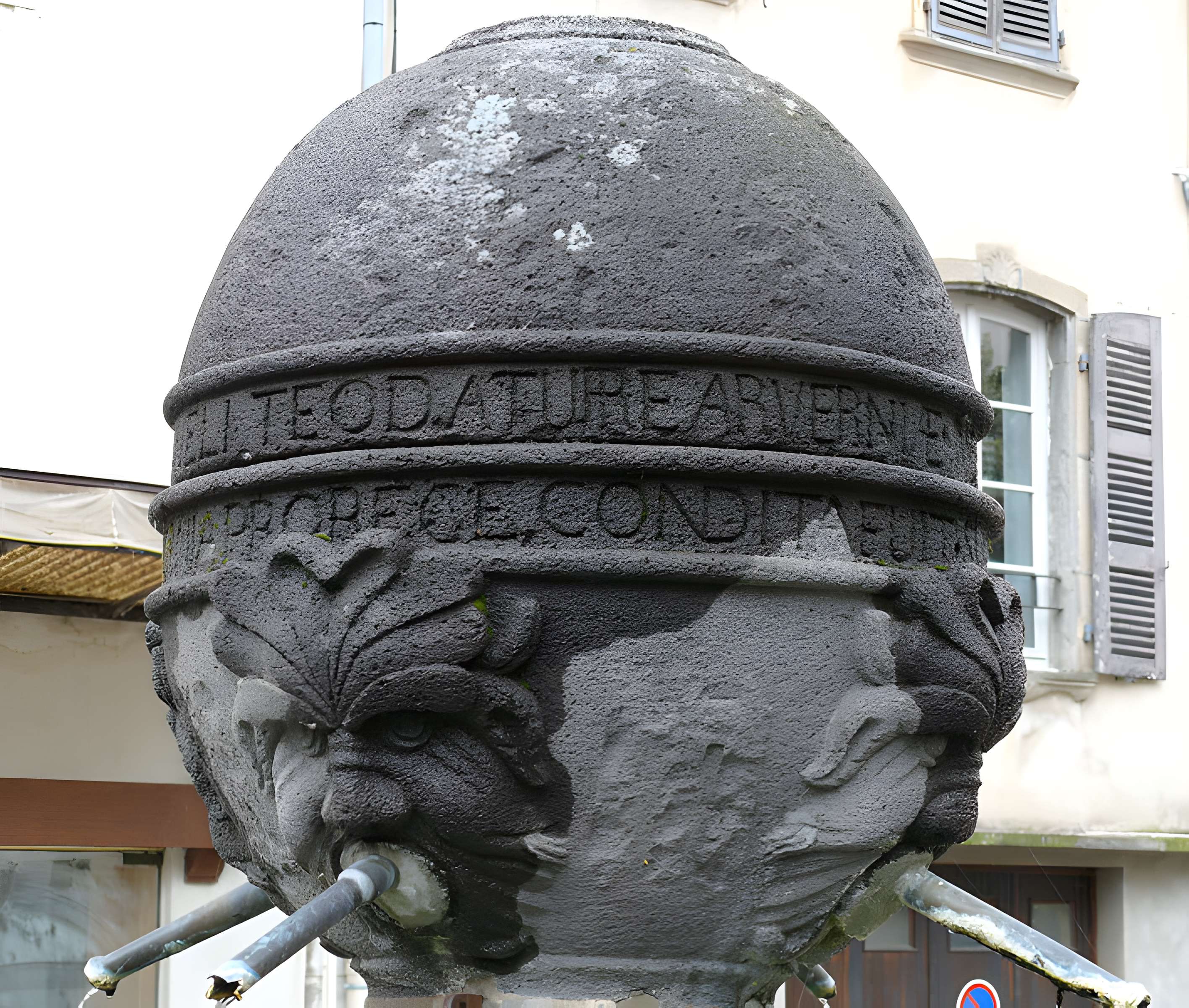 Fontaine de Vic-le-Comte