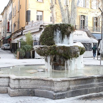 Fontaine des Neuf-Canons dAix-en-Provence