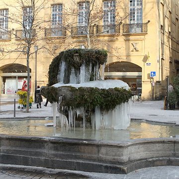 Fontaine des Neuf-Canons dAix-en-Provence