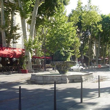 Fontaine des Neuf-Canons dAix-en-Provence