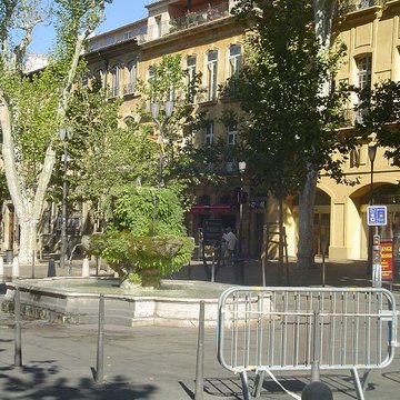 Fontaine des Neuf-Canons dAix-en-Provence