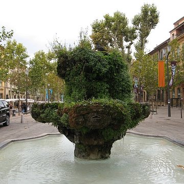 Fontaine des Neuf-Canons dAix-en-Provence