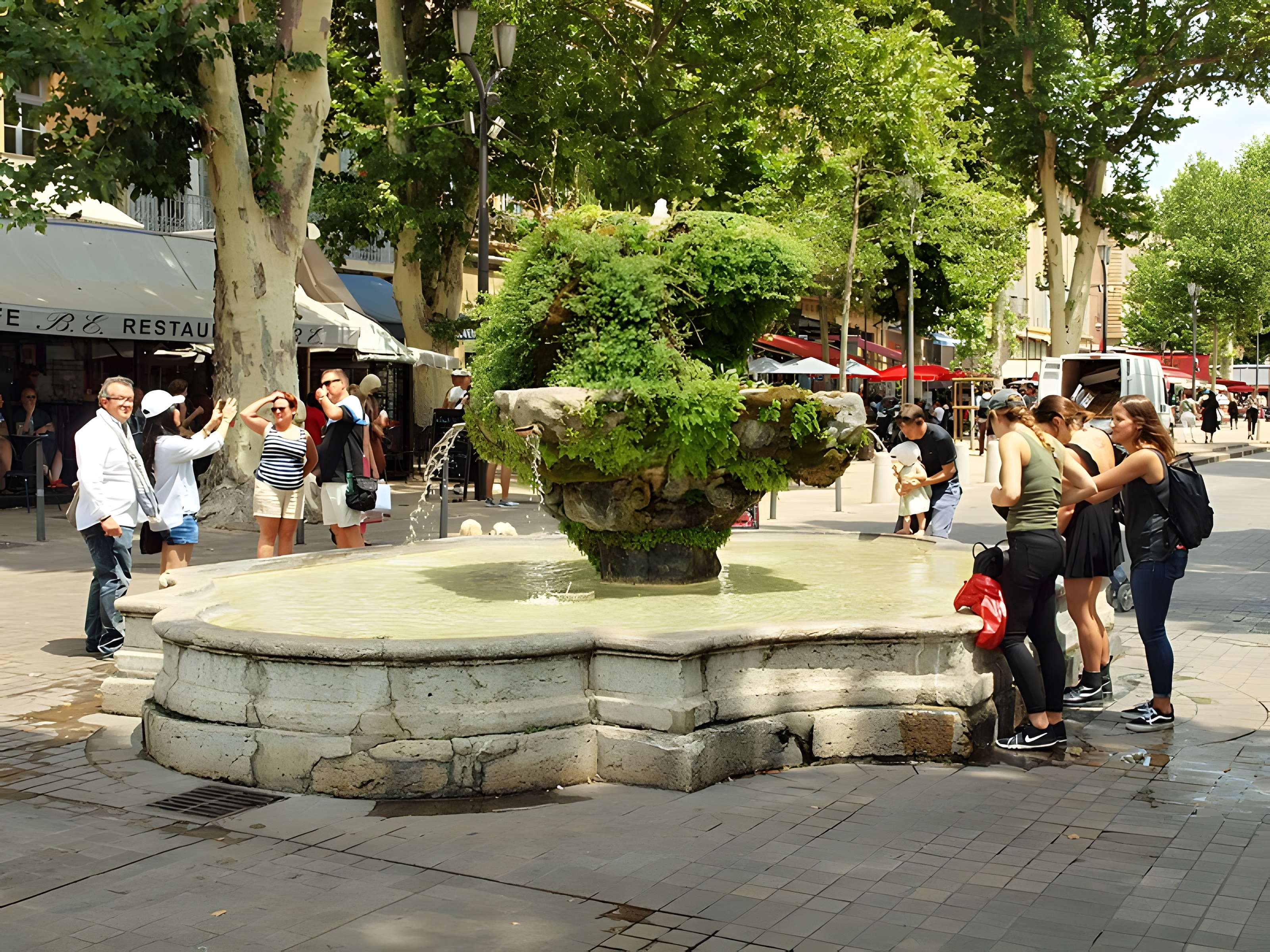 Fontaine des Neuf-Canons d'Aix-en-Provence