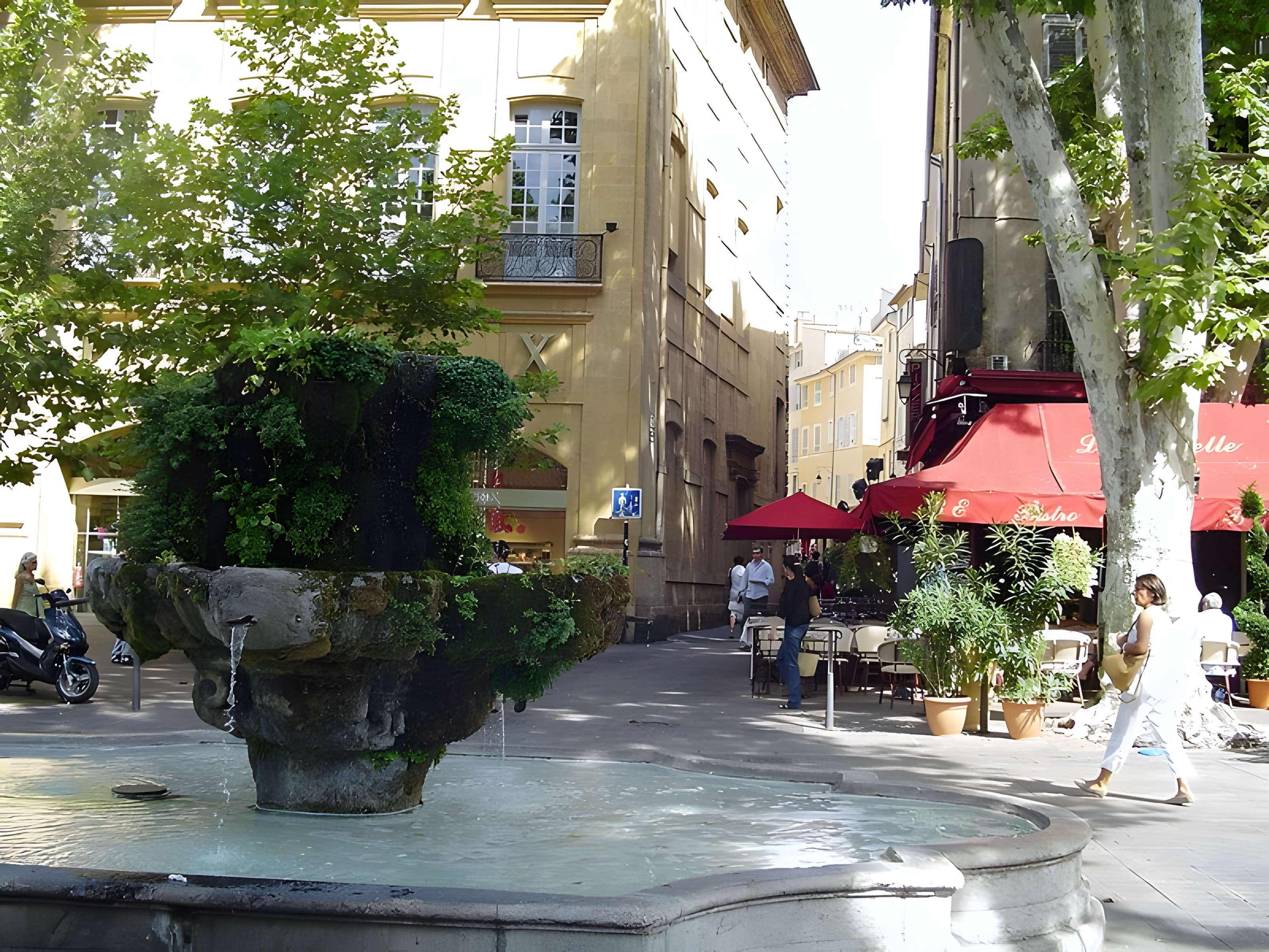 Fontaine des Neuf-Canons d'Aix-en-Provence