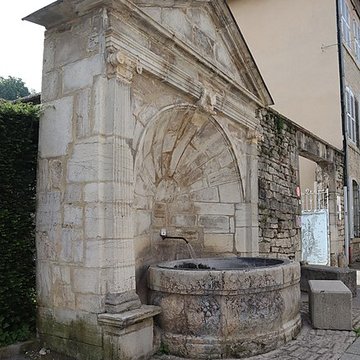 Fontaine des Morts de Poligny