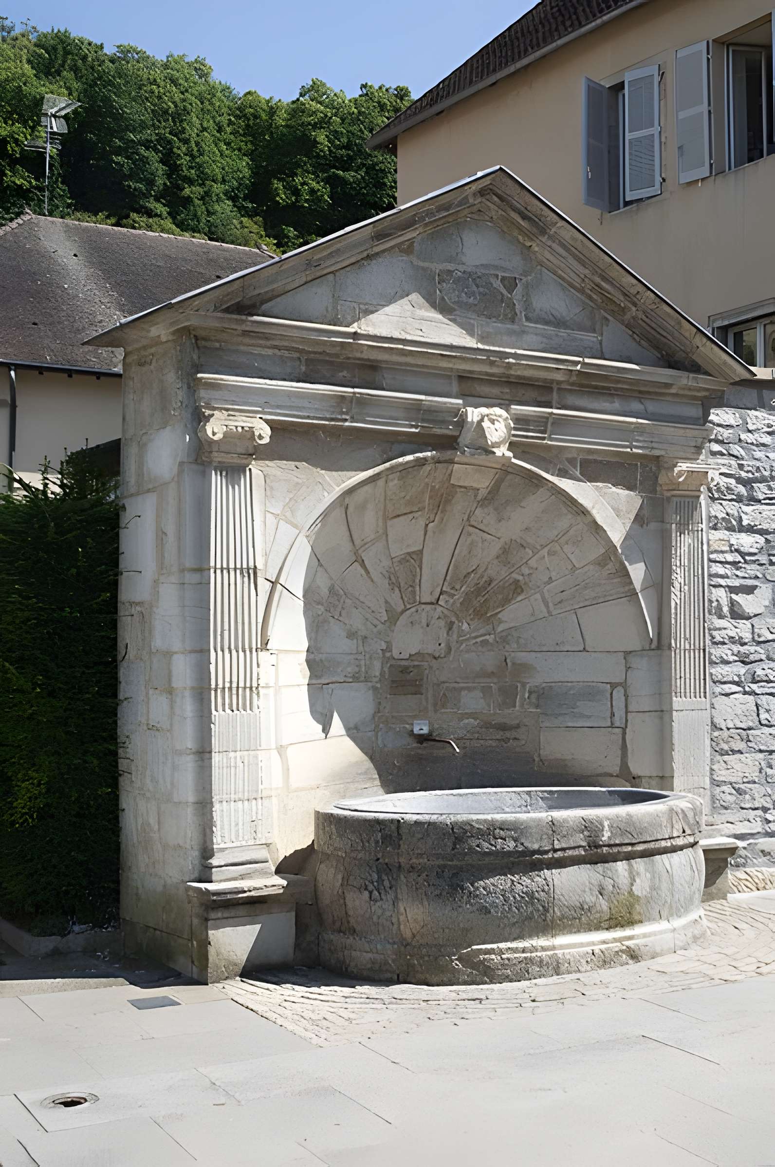 Fontaine des Morts de Poligny