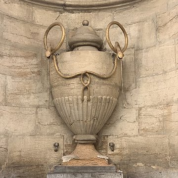 Fontaine des Serpents de Cluny