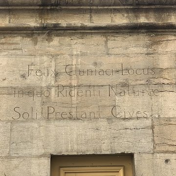 Fontaine des Serpents de Cluny