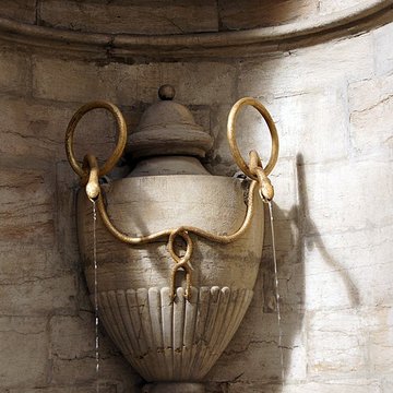 Fontaine des Serpents de Cluny