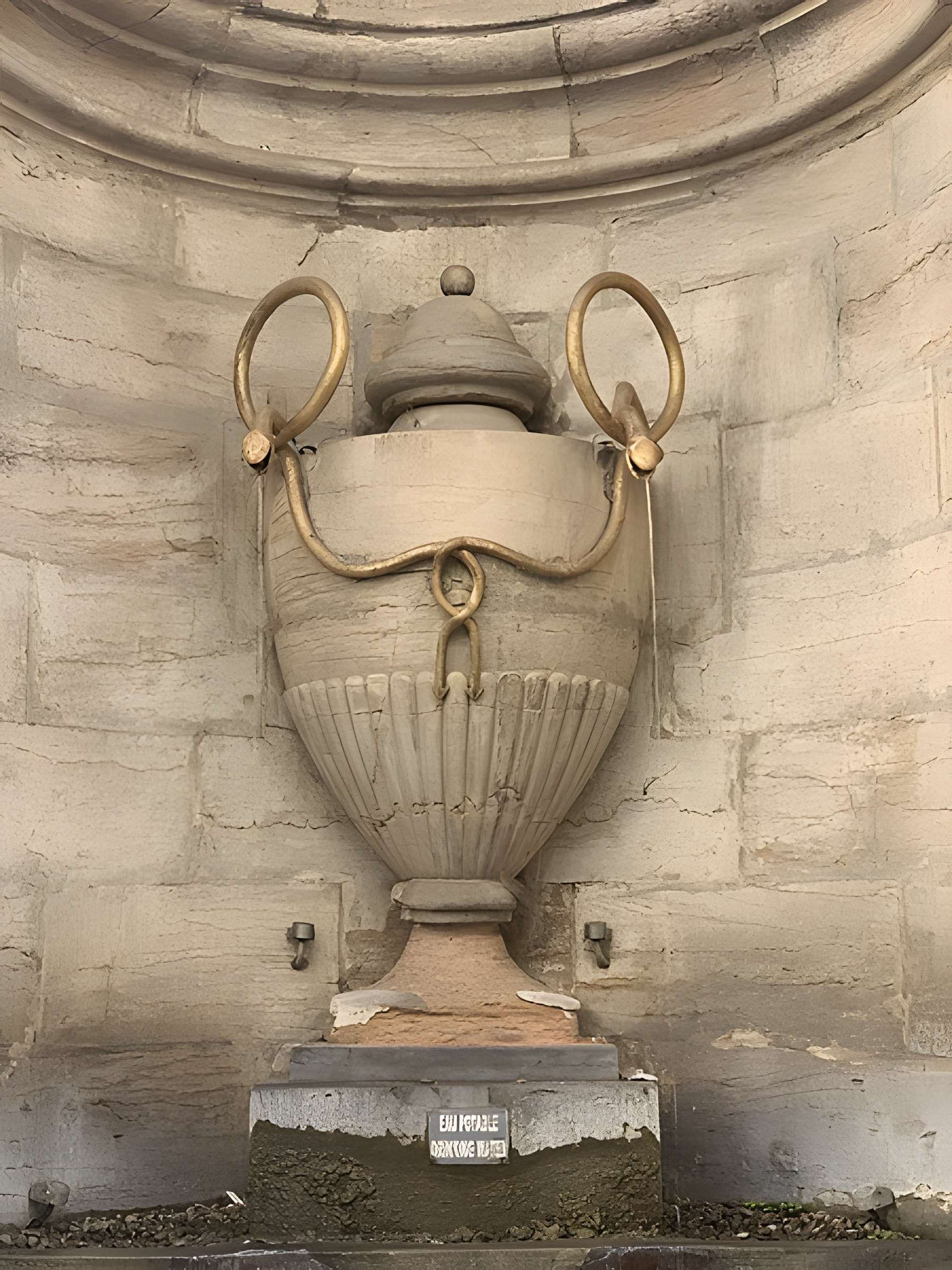 Fontaine des Serpents de Cluny