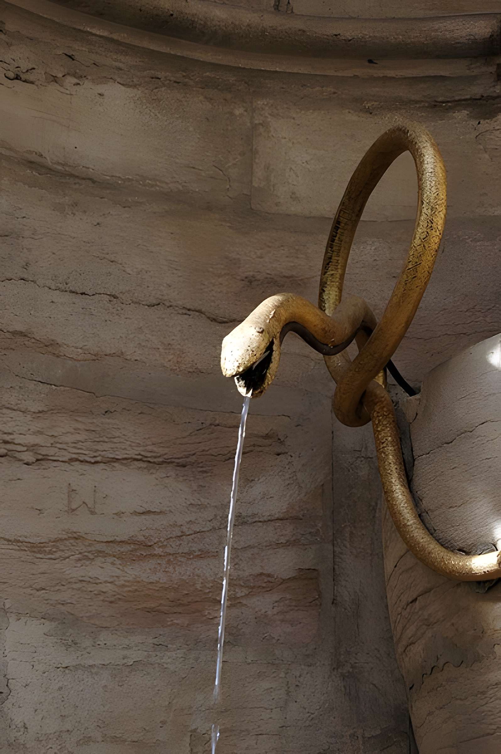Fontaine des Serpents de Cluny