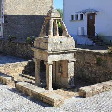 fontaine du bourg de sainte helene