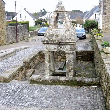 Fontaine du bourg de Sainte-Hélène