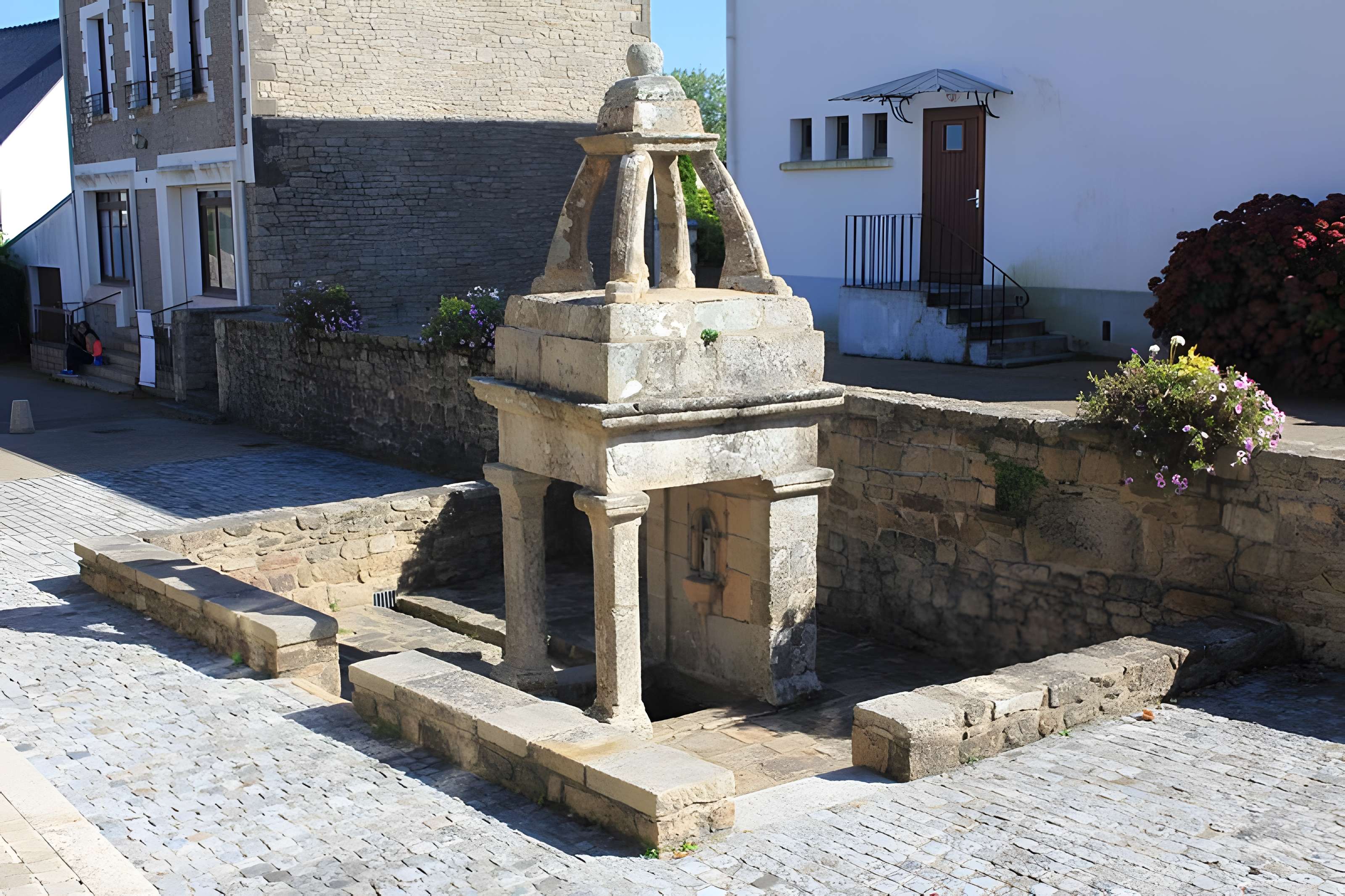 Fontaine du bourg de Sainte-Hélène