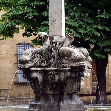 Fontaine des Quatre-Dauphins dAix-en-Provence