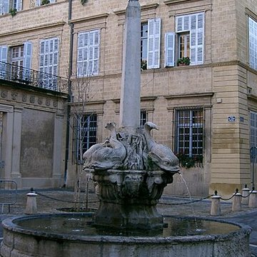 Fontaine des Quatre-Dauphins dAix-en-Provence