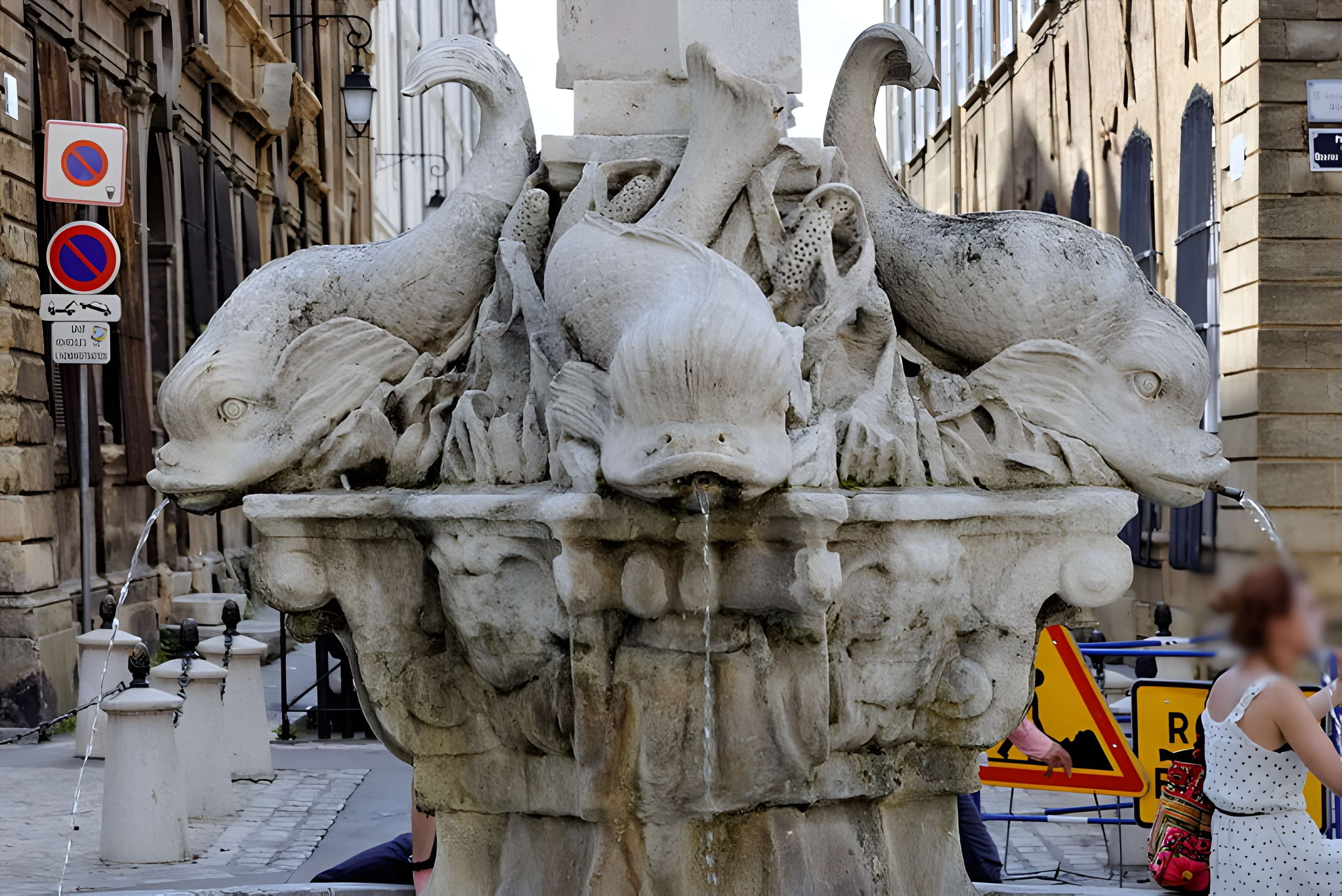 Fontaine des Quatre-Dauphins d'Aix-en-Provence