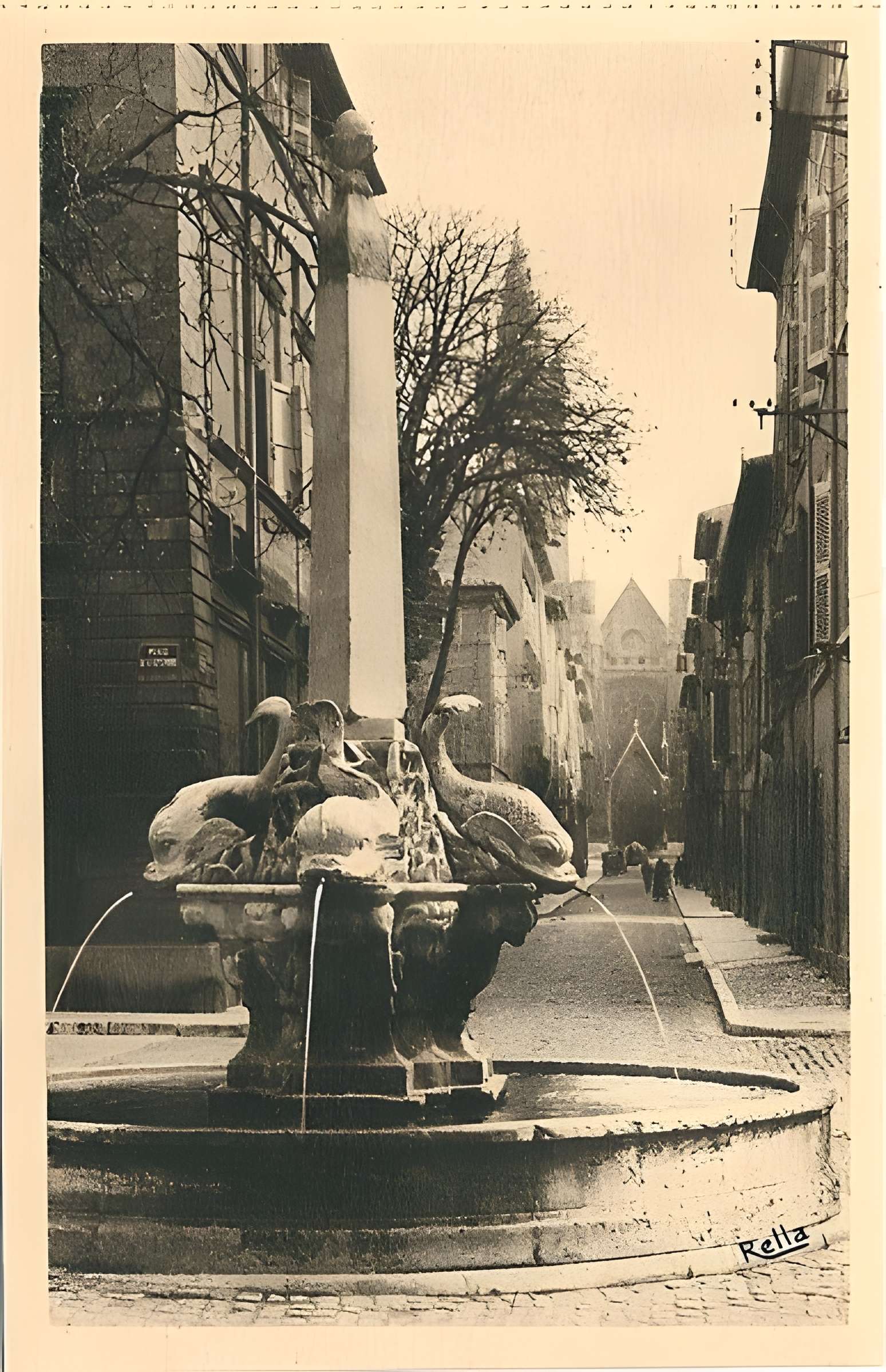 Fontaine des Quatre-Dauphins d'Aix-en-Provence