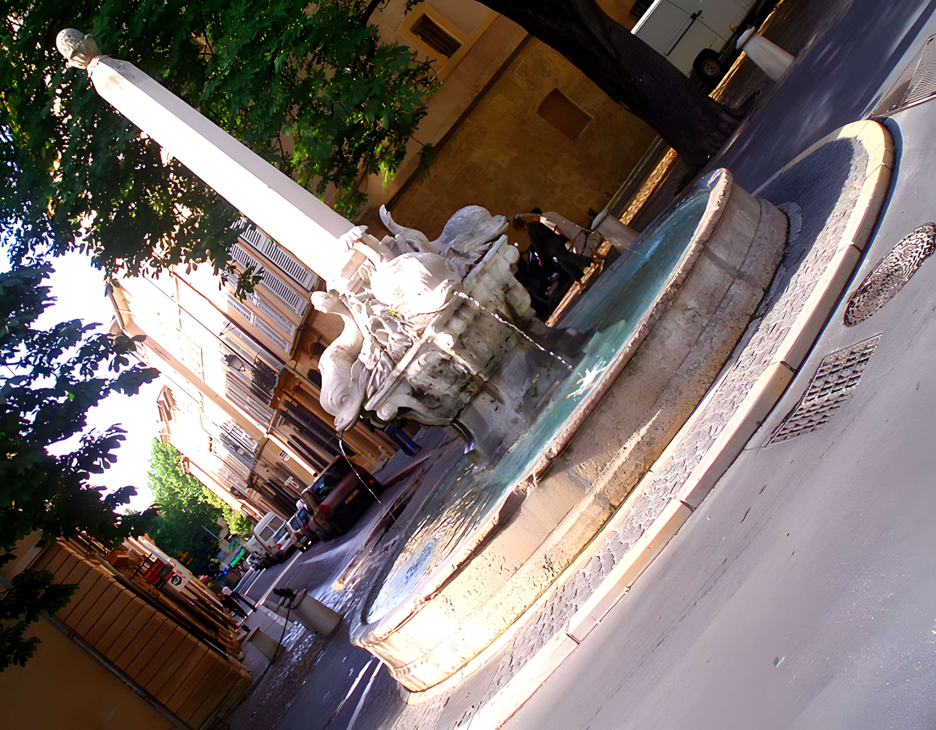 Fontaine des Quatre-Dauphins d'Aix-en-Provence