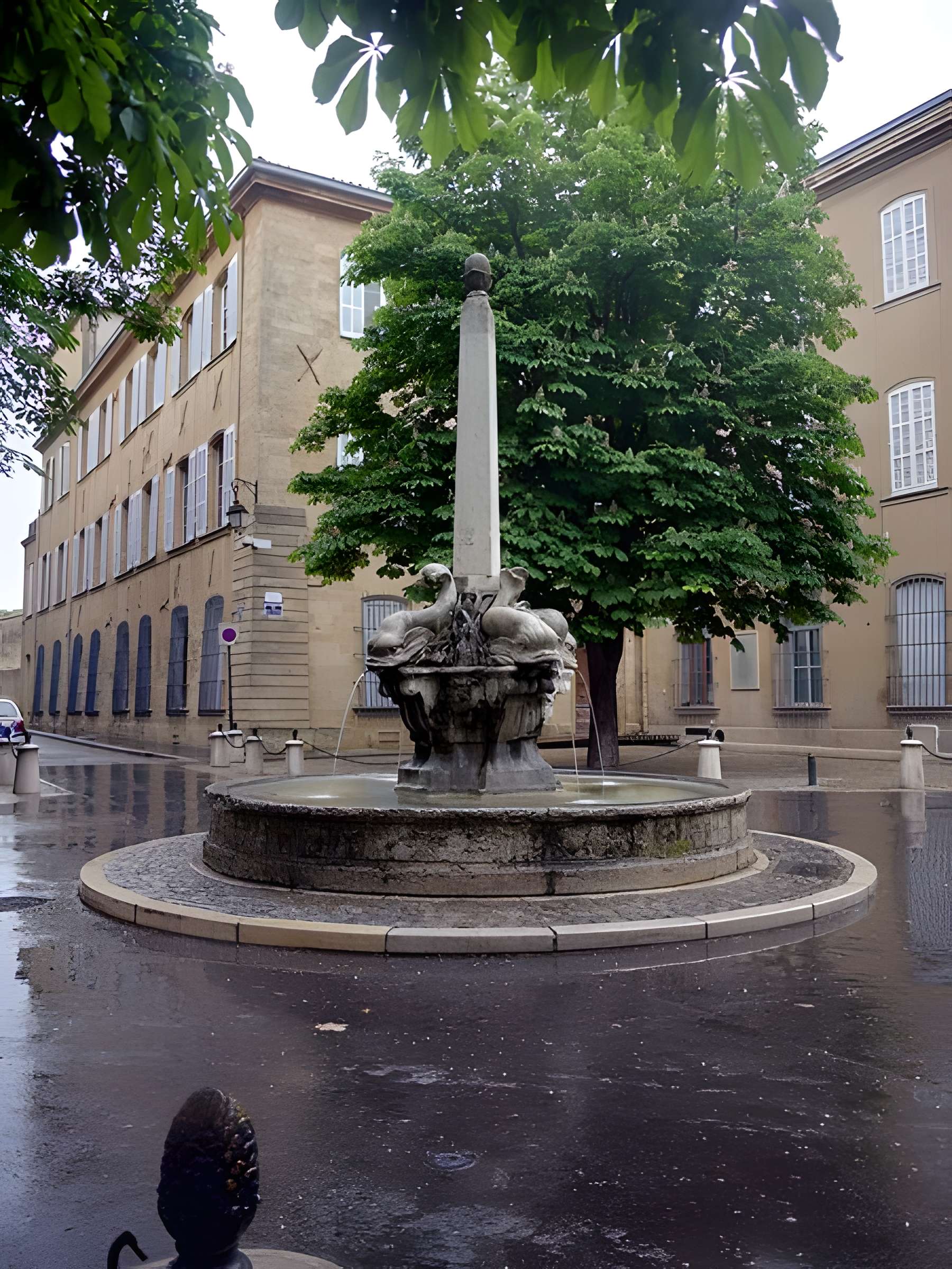 Fontaine des Quatre-Dauphins d'Aix-en-Provence