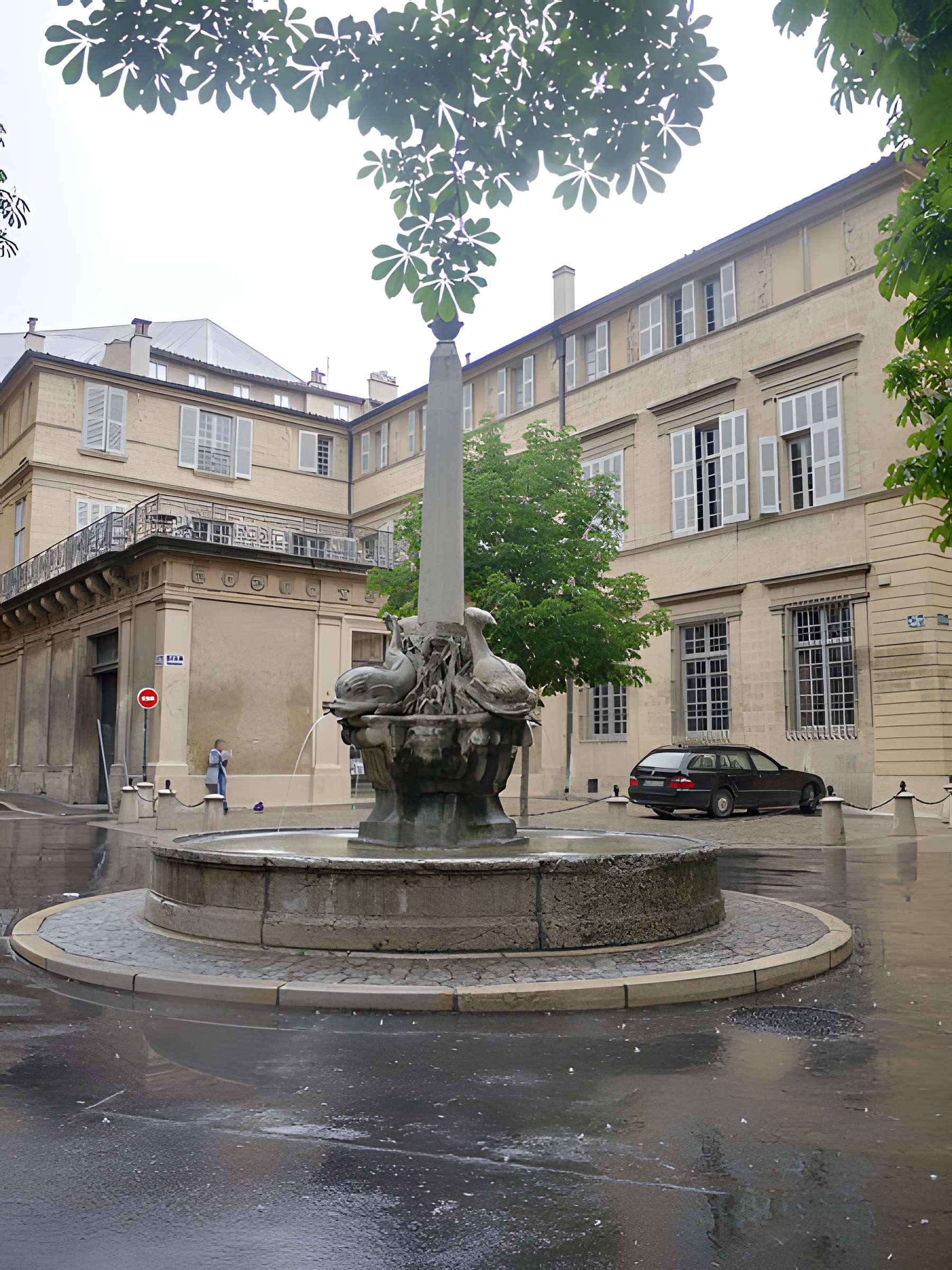 Fontaine des Quatre-Dauphins d'Aix-en-Provence