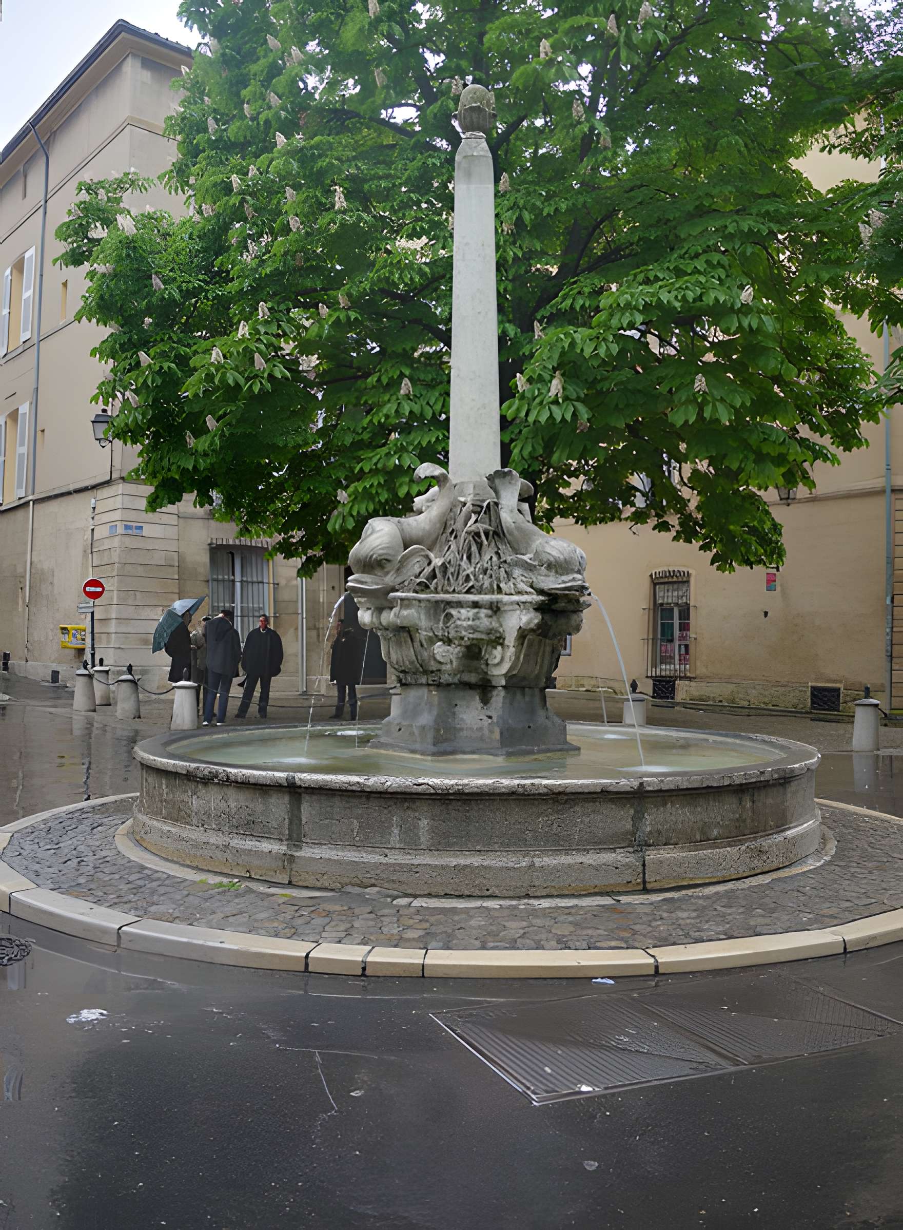 Fontaine des Quatre-Dauphins d'Aix-en-Provence