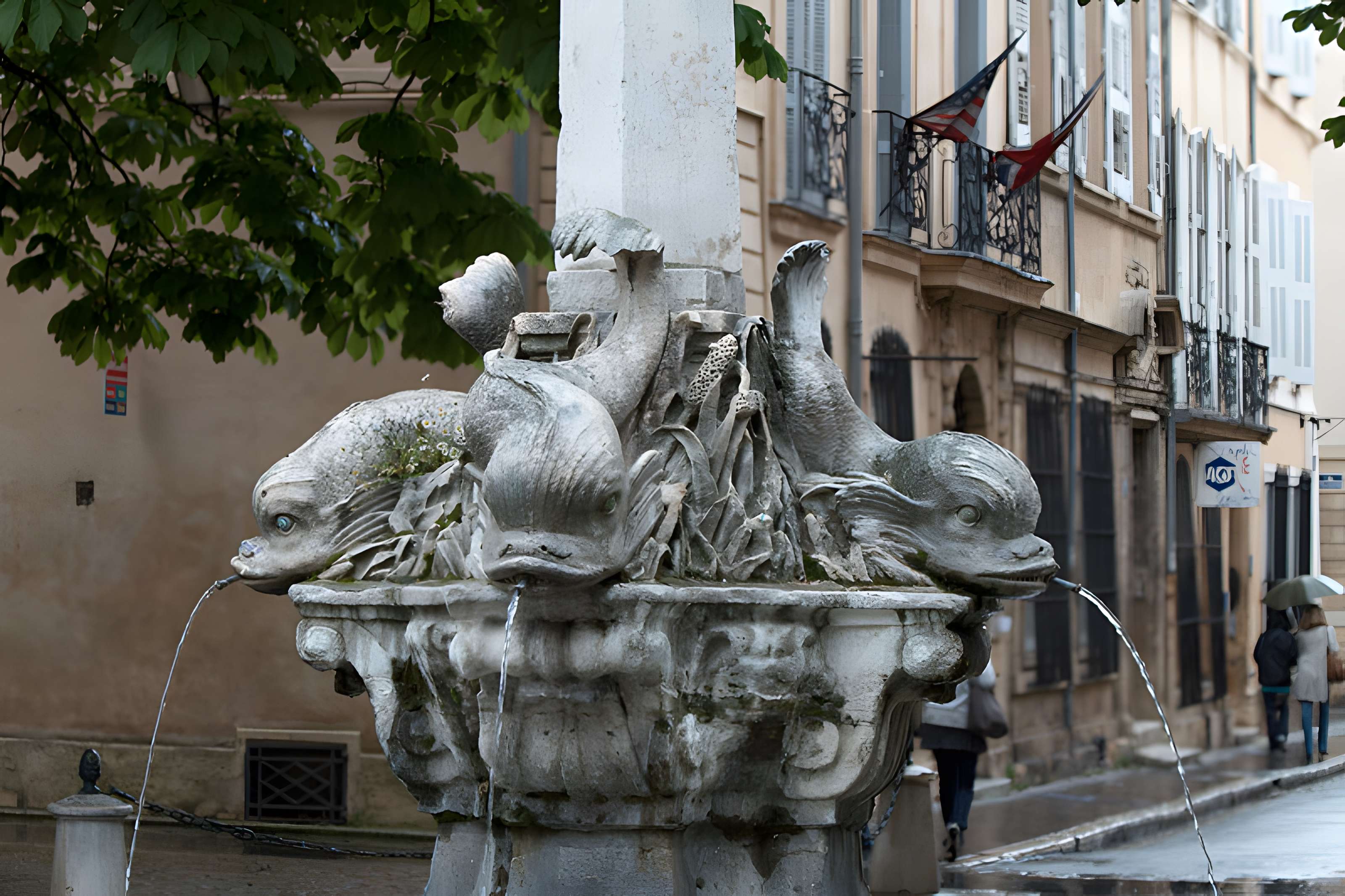 Fontaine des Quatre-Dauphins d'Aix-en-Provence