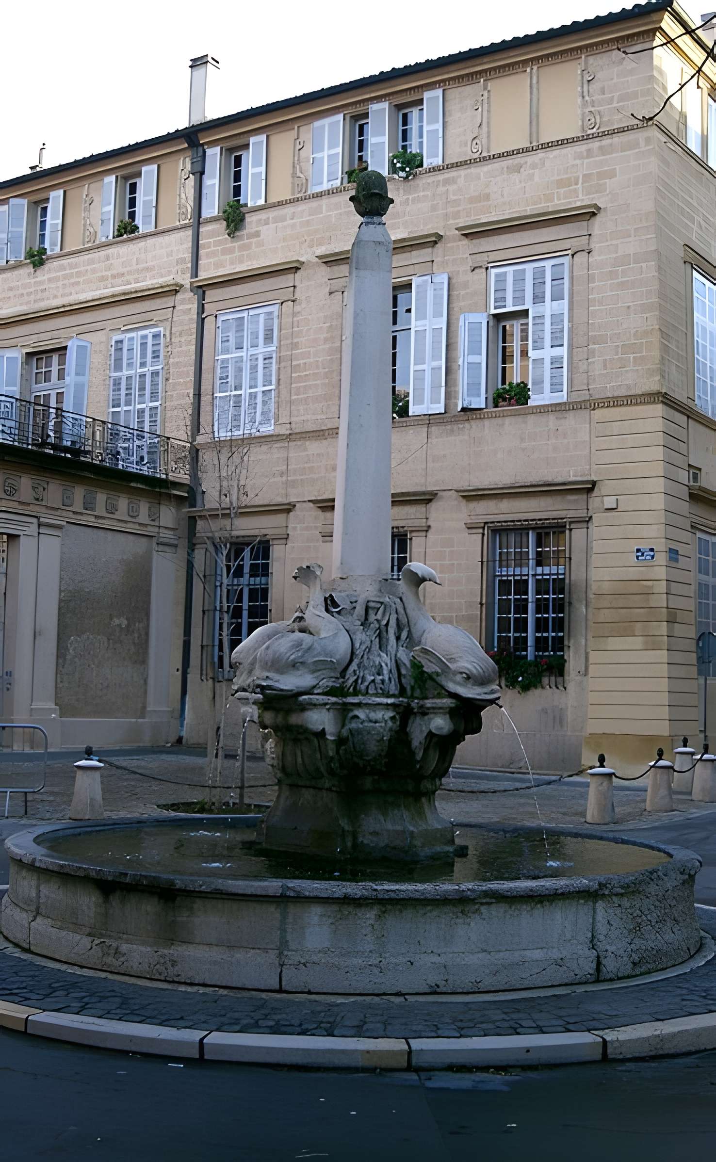 Fontaine des Quatre-Dauphins d'Aix-en-Provence
