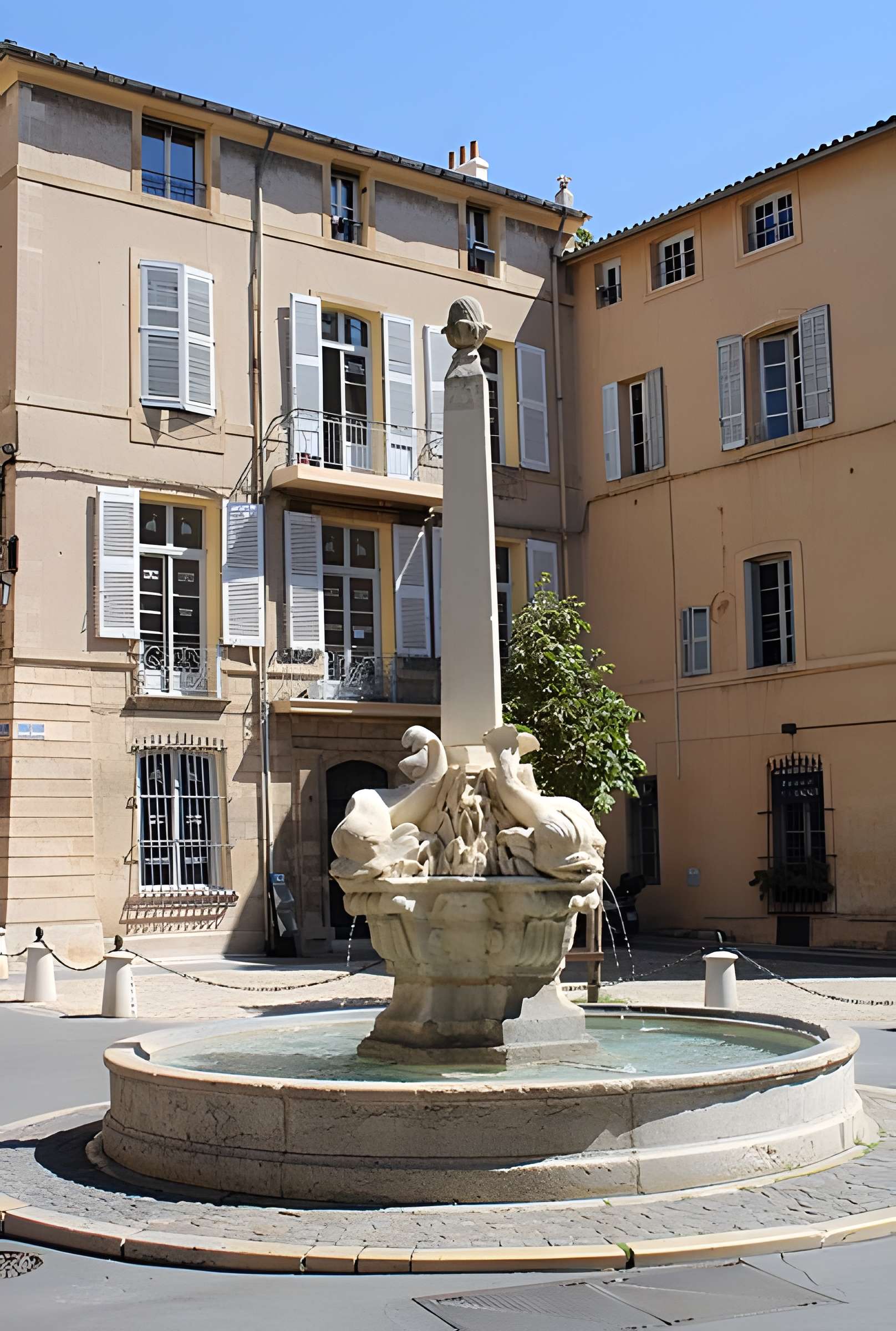 Fontaine des Quatre-Dauphins d'Aix-en-Provence