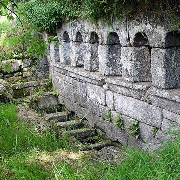 Fontaines dites du Coq, de la Vierge et des Sept Saints de Bretagne