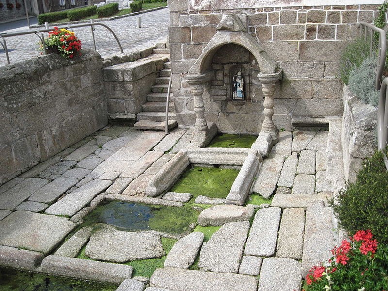 Photo de Fontaine du Douarit de Saint-Nicolas-du-Pélem
