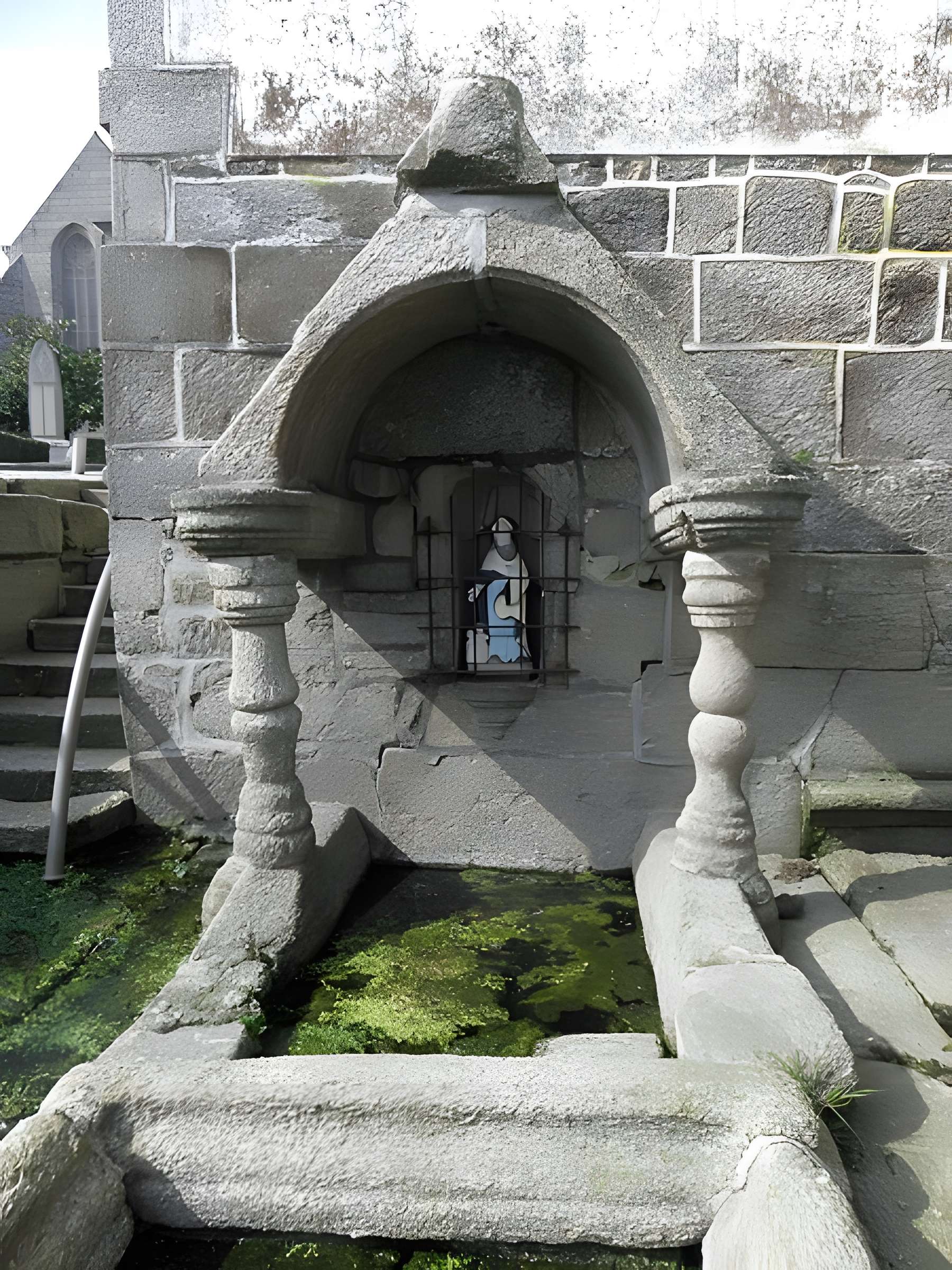 Fontaine du Douarit de Saint-Nicolas-du-Pélem