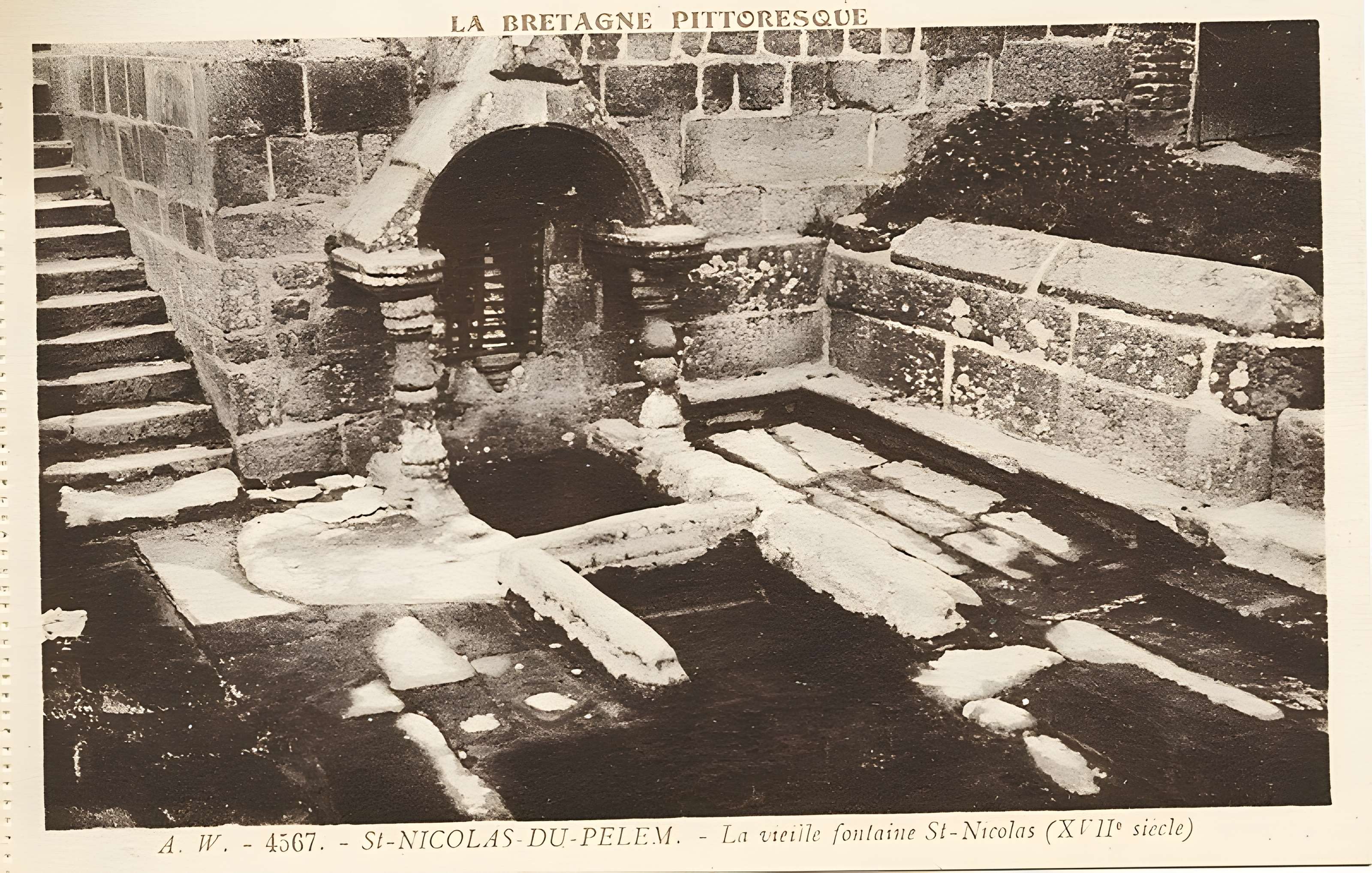 Fontaine du Douarit de Saint-Nicolas-du-Pélem