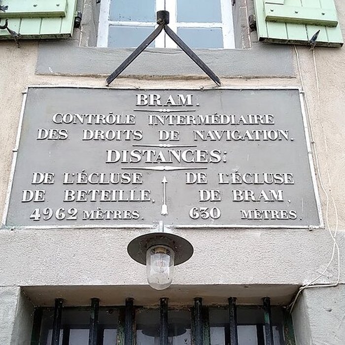 Photo de Fontaine Place Saint-Étienne à Toulouse