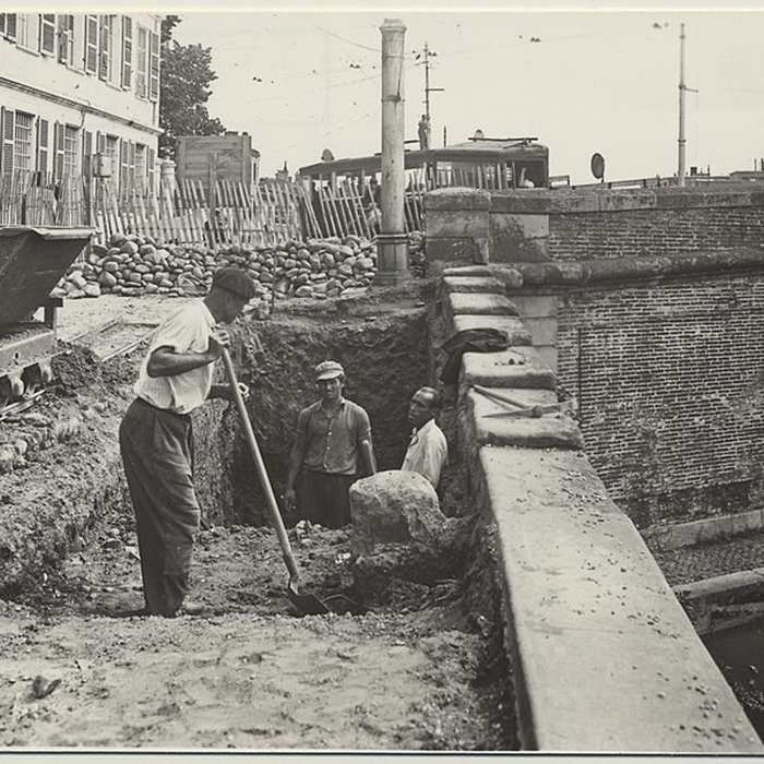 Photo de Fontaine Place Saint-Étienne à Toulouse