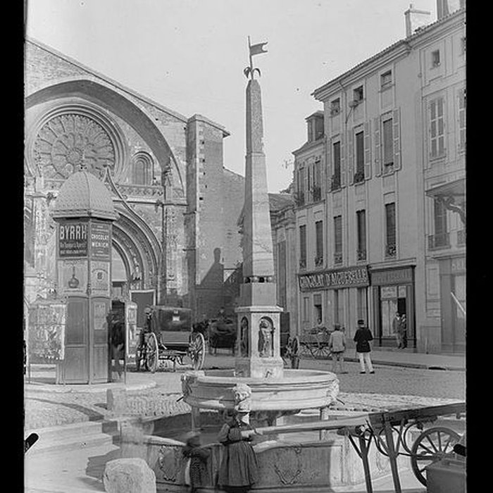 Photo de Fontaine Place Saint-Étienne à Toulouse