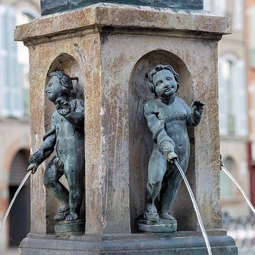 Fontaine Place Saint-Étienne à Toulouse 