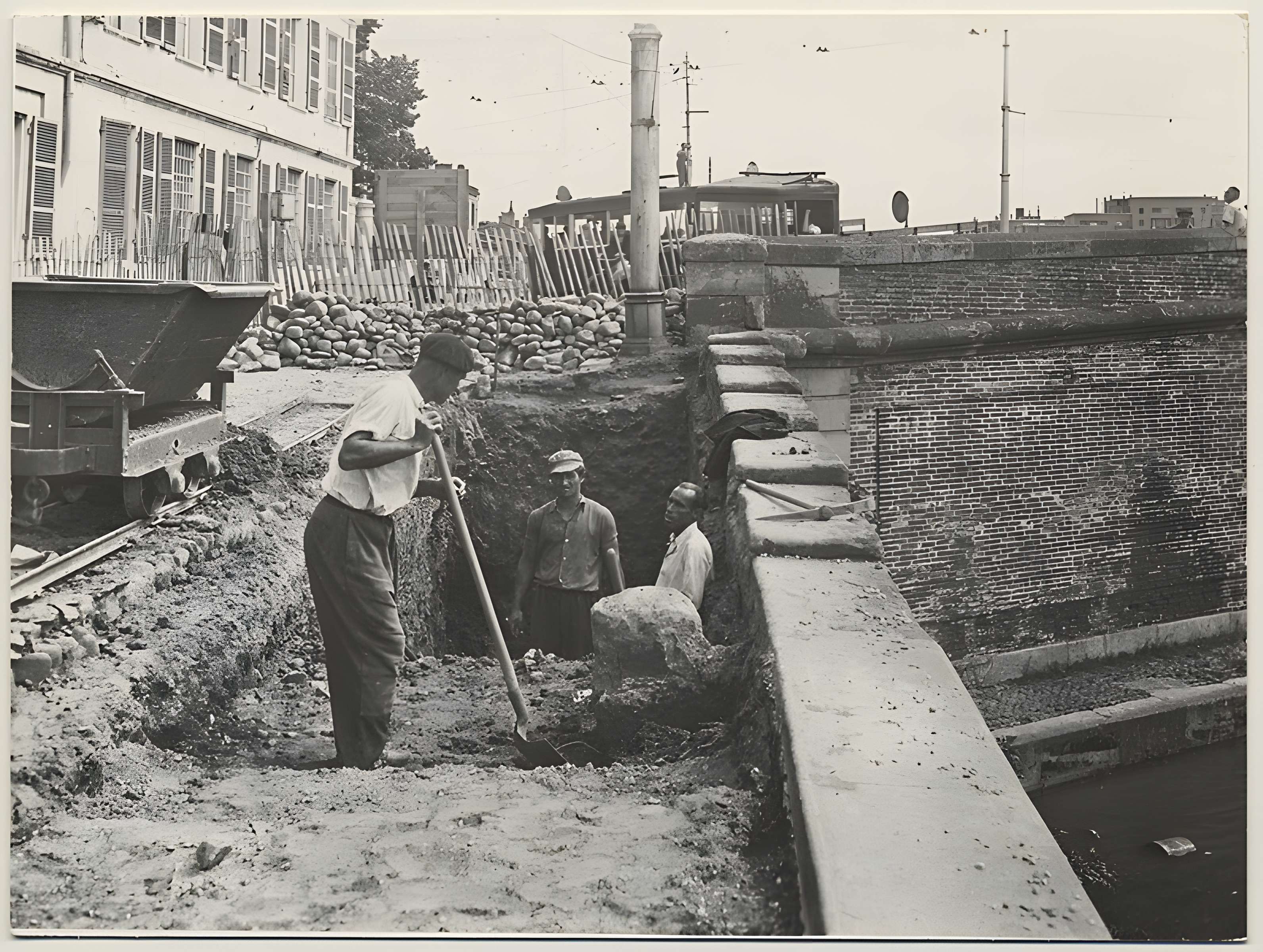 Fontaine Place Saint-Étienne à Toulouse 