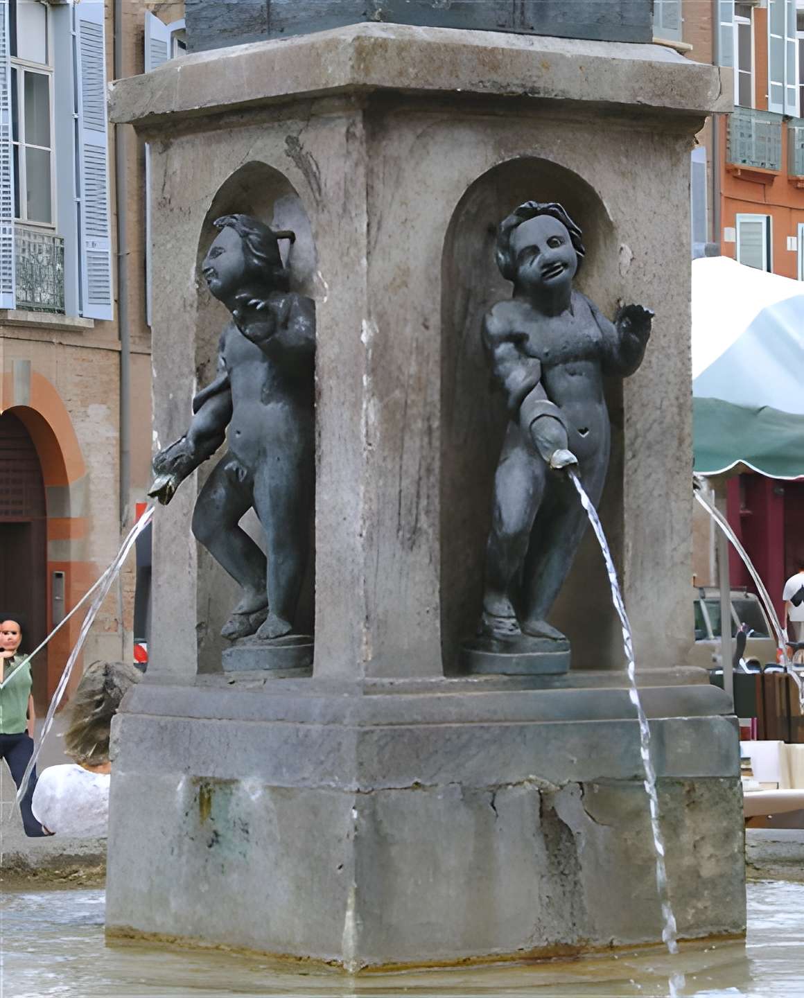 Fontaine Place Saint-Étienne à Toulouse 