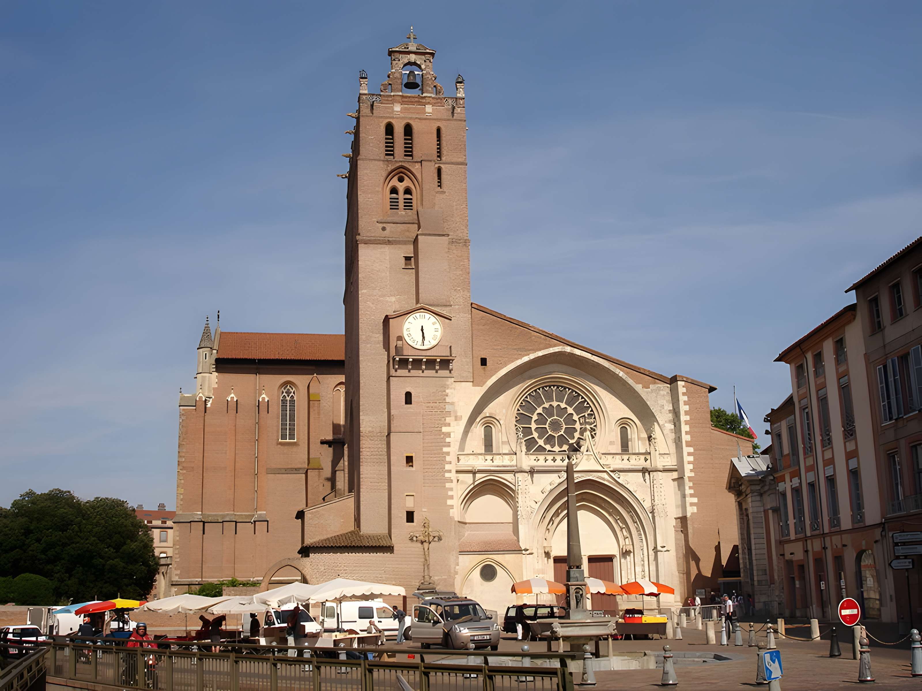 Fontaine Place Saint-Étienne à Toulouse 