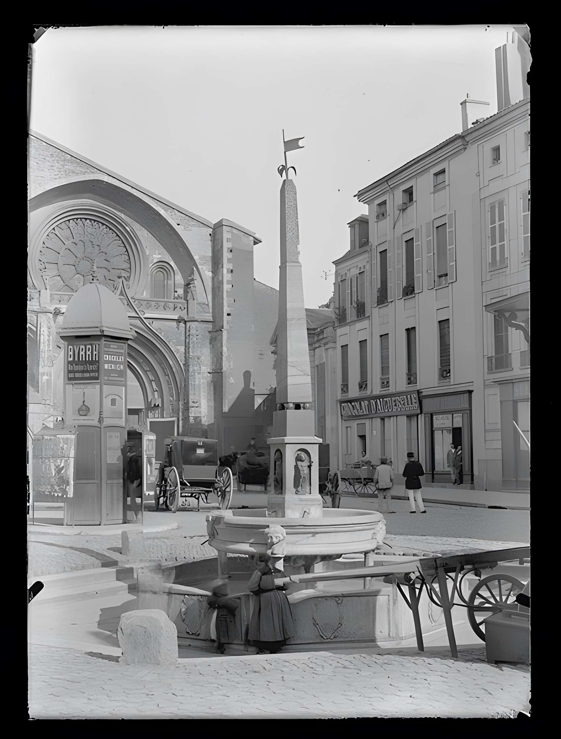 Fontaine Place Saint-Étienne à Toulouse 