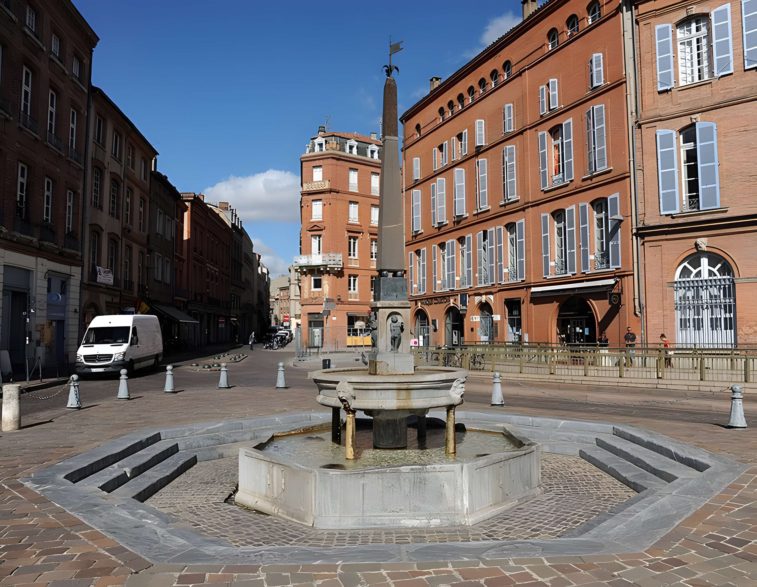Fontaine Place Saint-Étienne à Toulouse 