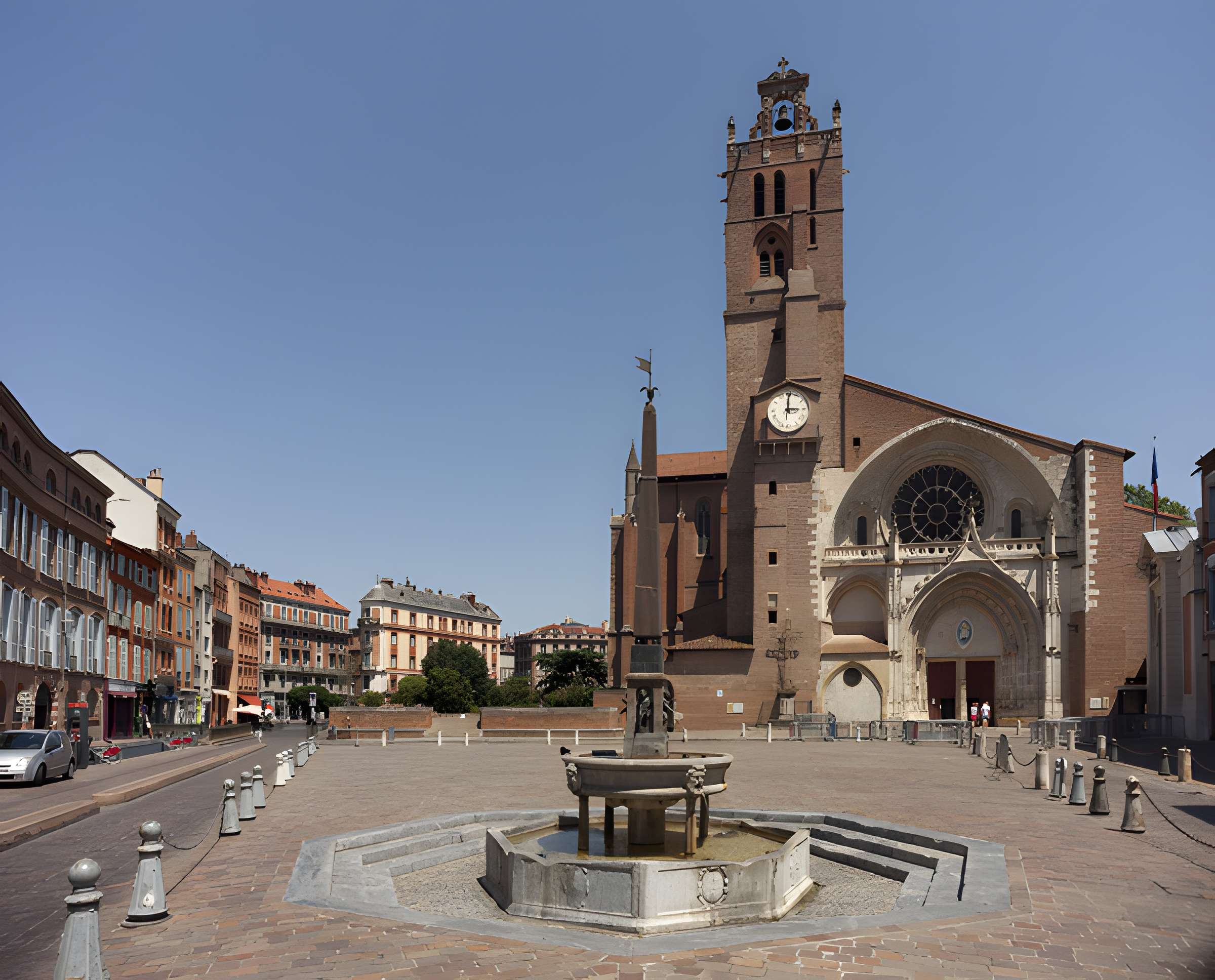 Fontaine Place Saint-Étienne à Toulouse 